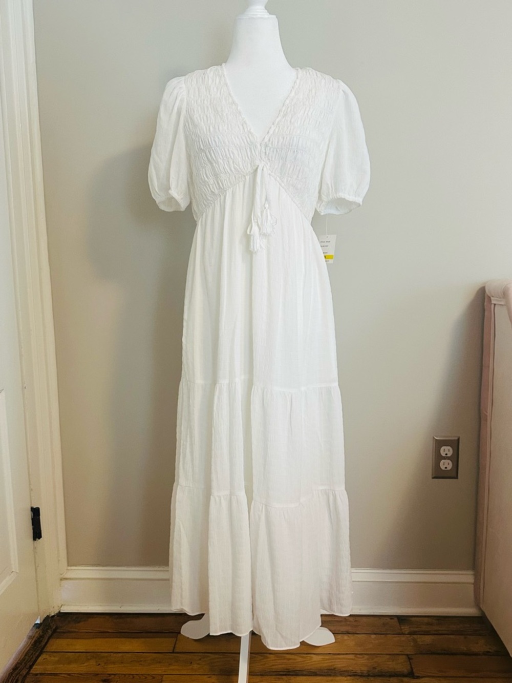 Taylor White Tiered Midi Dress NWT Medium